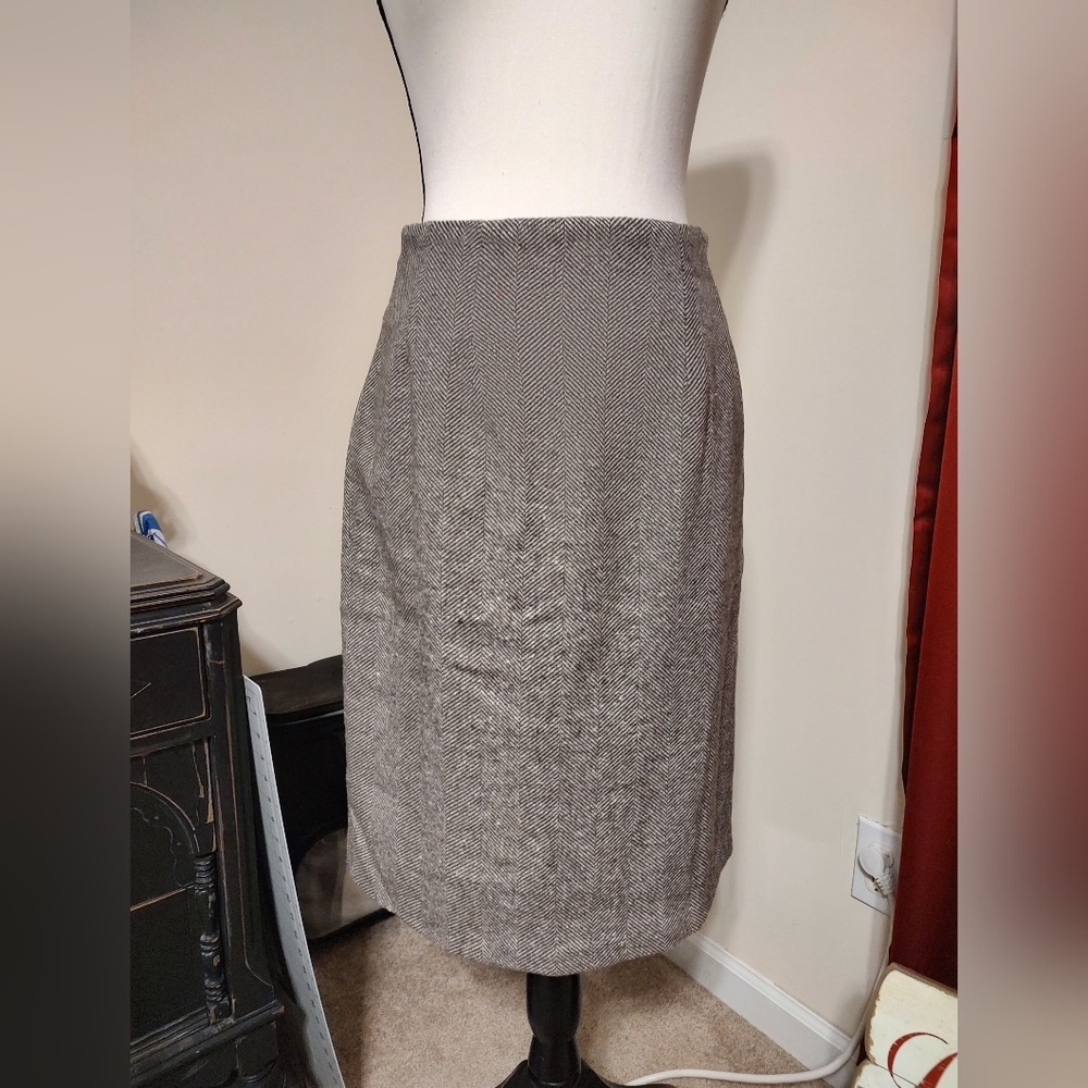 J.G. Hook skirt with lining